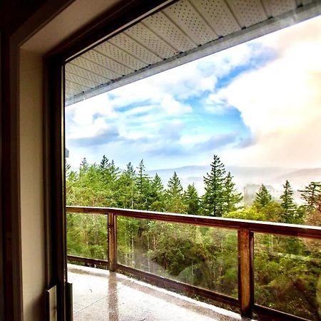 Stunning Home With Amazing Views Near The City Victoria Exterior foto