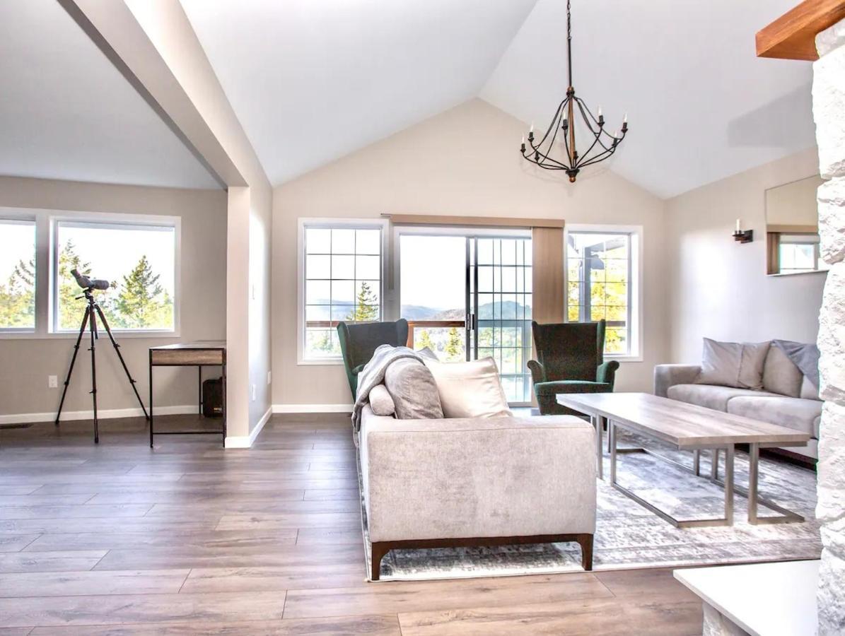 Stunning Home With Amazing Views Near The City Victoria Exterior foto